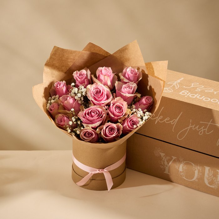 The Pink Rose Hat Box Bouquet Moonpig